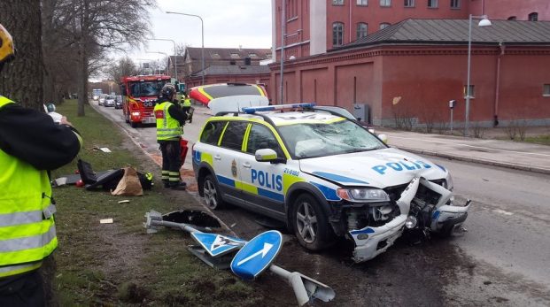 Poliser som inte får köra under utryckning