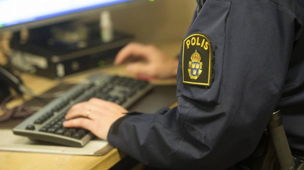 Inte ens hälften av landets poliser arbetar ute på fältet