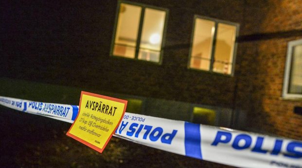 Maskerade poliser misshandlade en oskyldig homosexuell medborgare