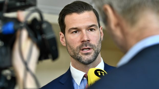 Lyssna absolut inte på honom