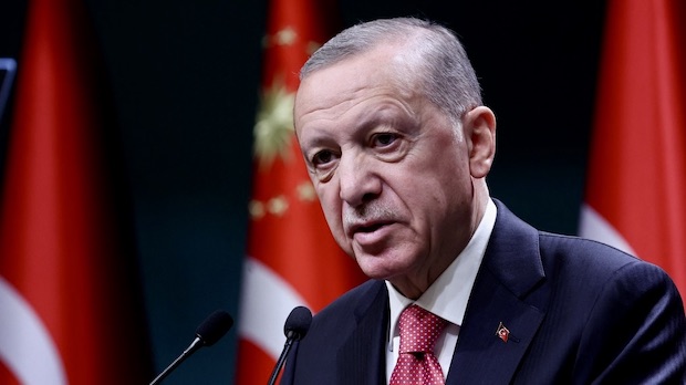 Regeringens smörande för Putin-kopian Erdoğan