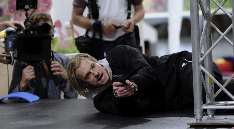 /wp-content/uploads/content/portratt/peter-ratz-om-joel-kinnaman/InspelningsbildJoelK.jpg